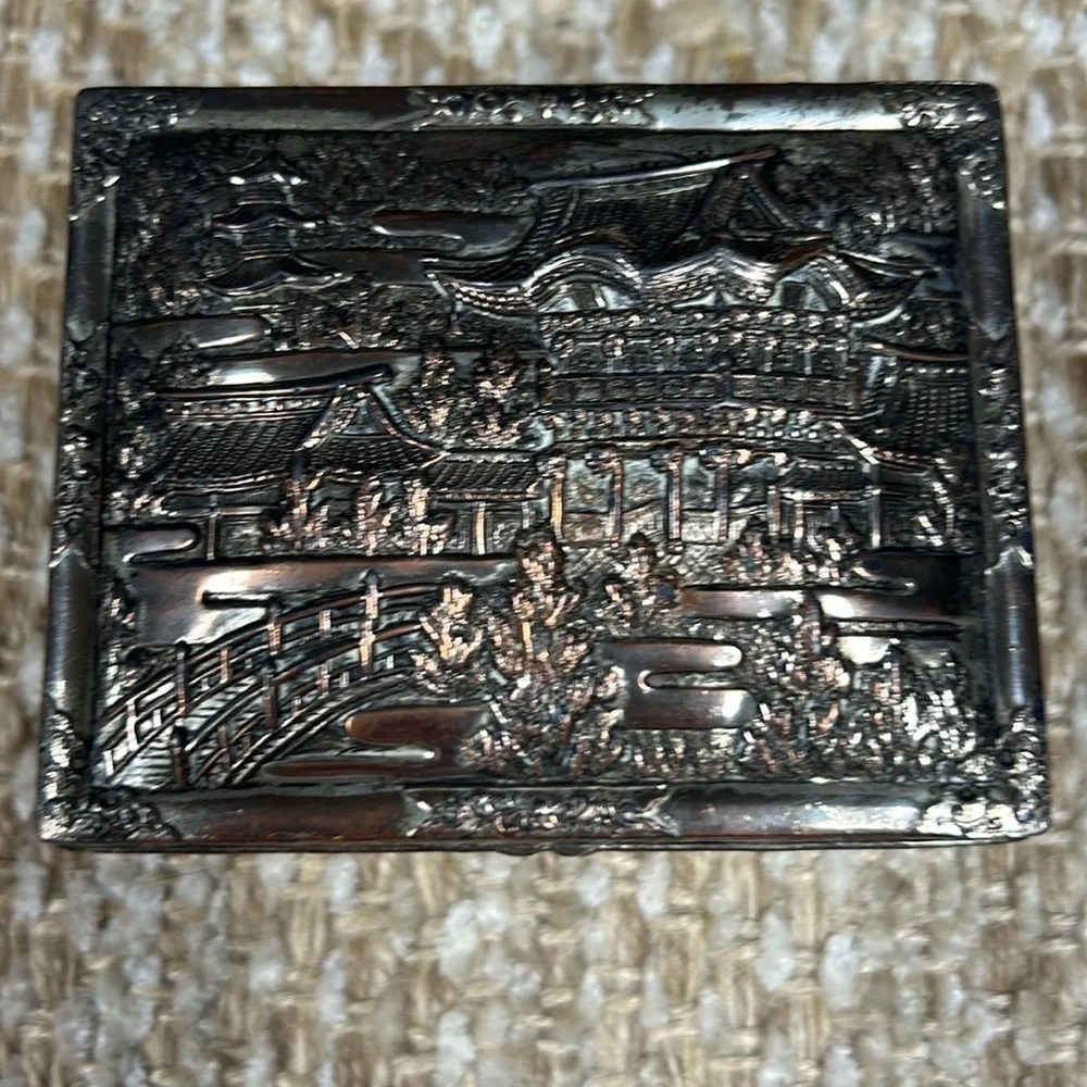 Vintage features wooden